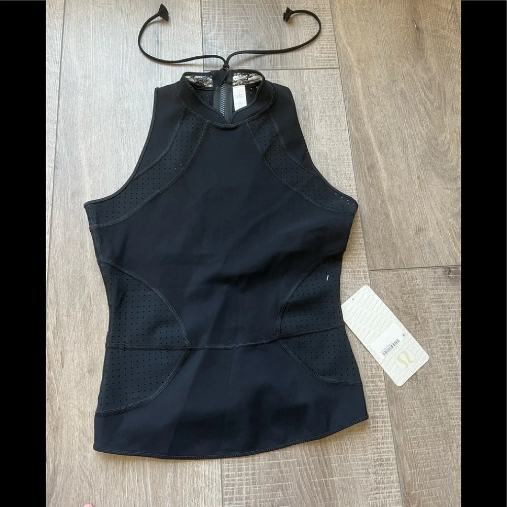 Lululemon Salty Swim Sleeveless Rashie in Black / Texture Twist White Black